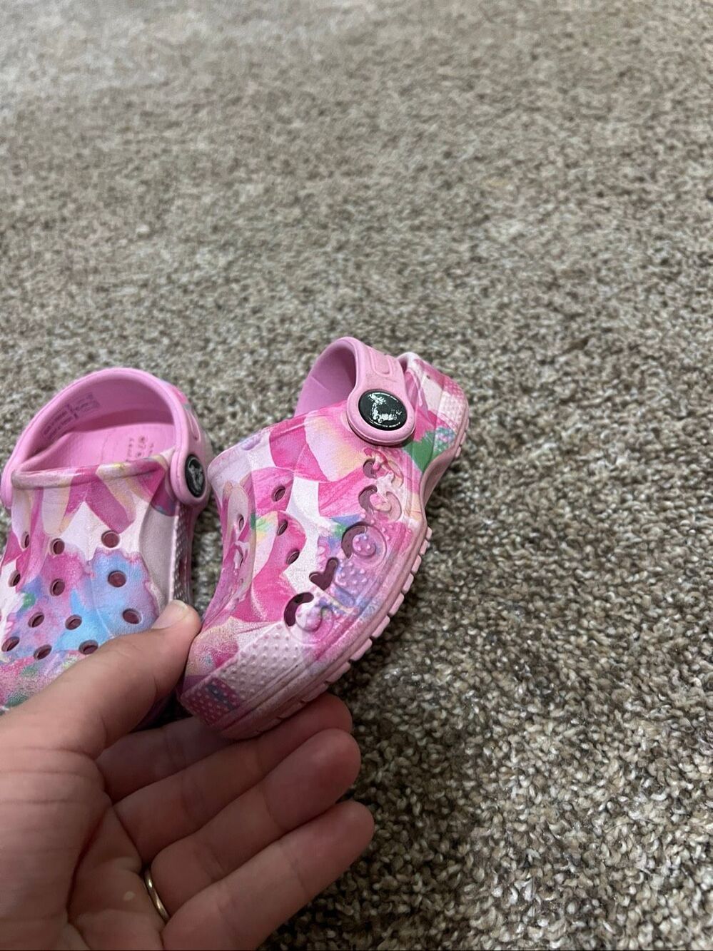 Crocs Pink Patterned Toddler Size 6c Girls Shoes Flaws - Picture 2 of 12